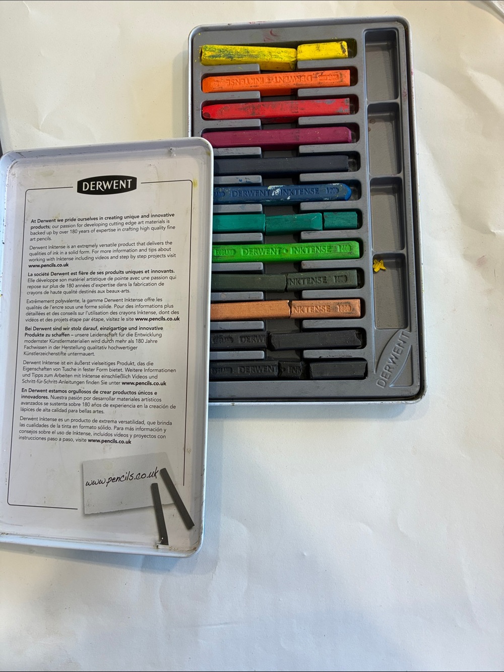 Paint collection - Picture 8 of 8